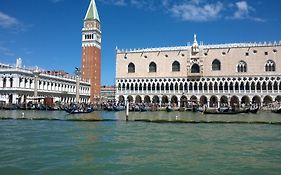 In Venice Back To San Marco Tourist Apartment
